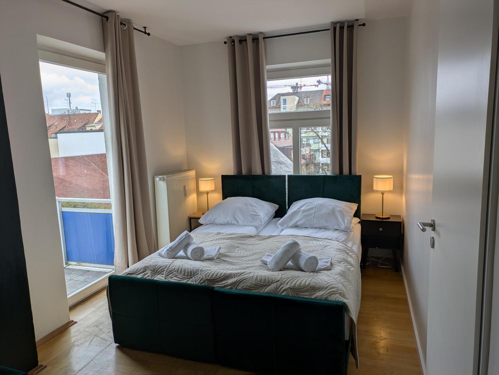 Munich Large Apartment 110 Qm, 3 Bedrooms And Very Central 1-12 Guests, Munich